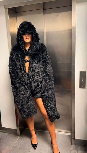 COZY OVERSIZED DRAMATIC FUR JACKET