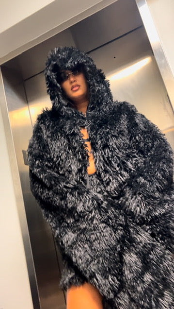 COZY OVERSIZED DRAMATIC FUR JACKET