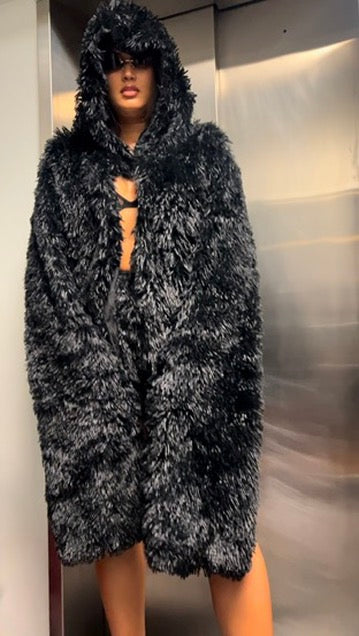 COZY OVERSIZED DRAMATIC FUR JACKET
