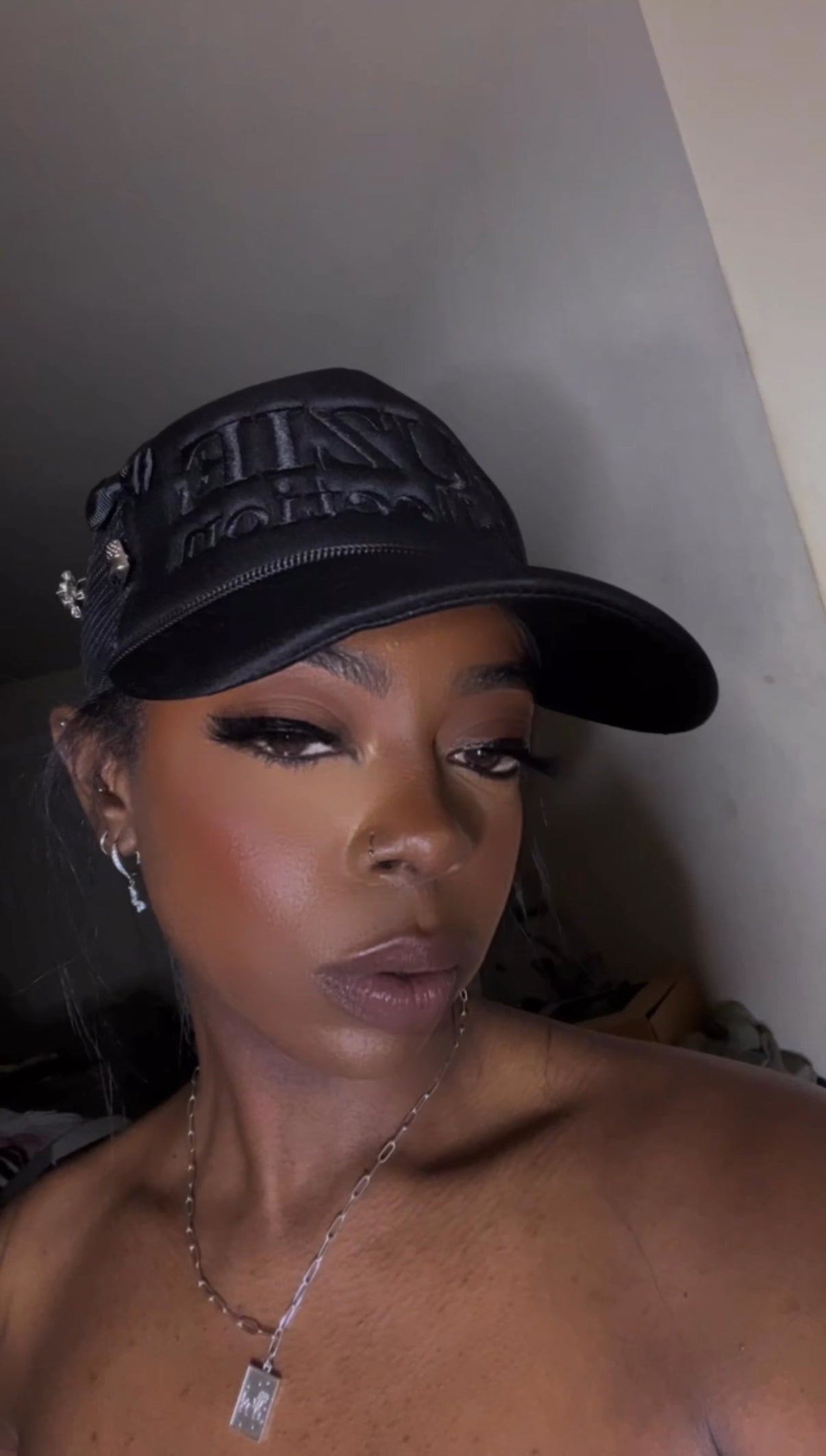 SUZIE COLLECTION TRUCKER HAT